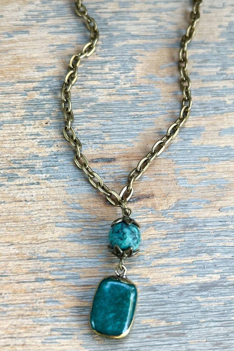 Sicily Short Stone Pendant Choker Necklace | Green | Dylan Designs